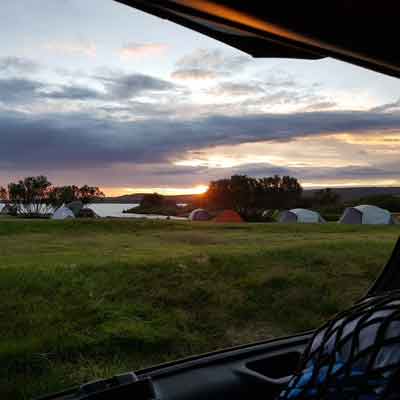 Ausblick aus dem Bett beim Camping Mývatn